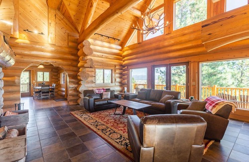 Garden Valley Cabin | Picturesque and Singular Cabin