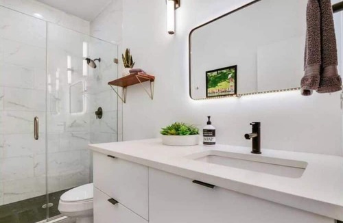 Westfield House | Downtown ATX Capital View Penthouse