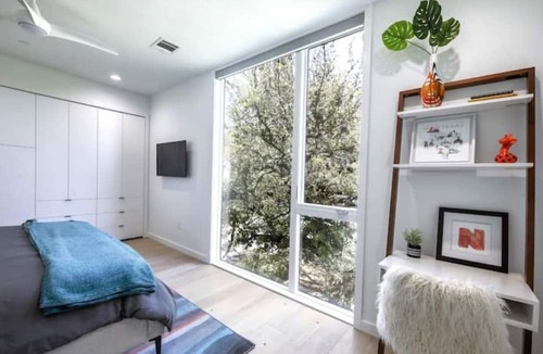 Westfield House | Downtown ATX Capital View Penthouse