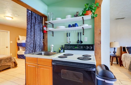 Shelley Apartment | Unique Shelley Studio Stay w/ Shared Fire Pit!