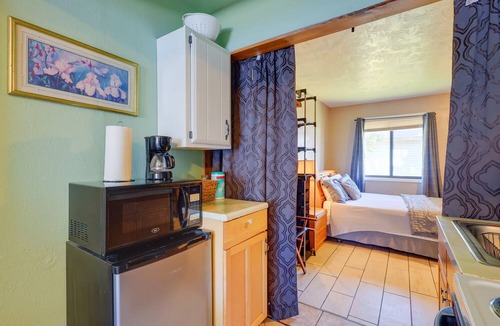 Shelley Apartment | Unique Shelley Studio Stay w/ Shared Fire Pit!