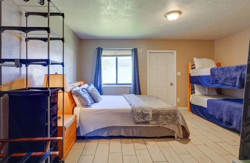 Shelley Apartment | Unique Shelley Studio Stay w/ Shared Fire Pit!