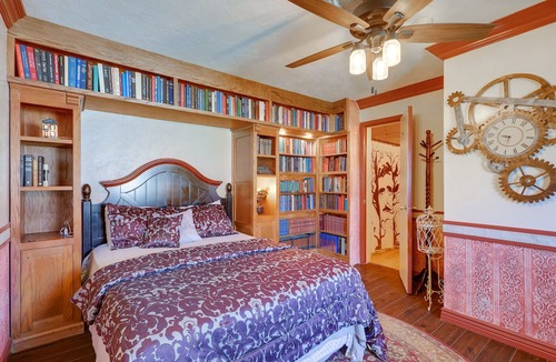 Shelley Apartment | Charming Shelly Vacation Rental w/ Shared Fire Pit