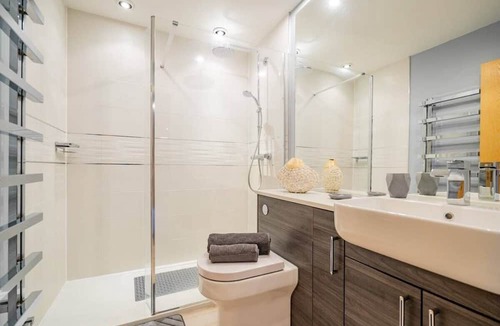 Crynant House | Pentre Nicklaus by MT Property