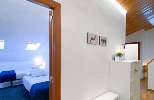 Encamp Apartment | Luxurious 5-star penthouse. Wifi+Smart TV+Parking.