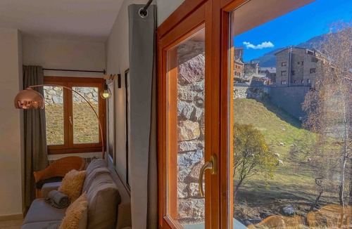 Ransol Apartment | Enjoy nature! Wifi+Netflix for 6 people