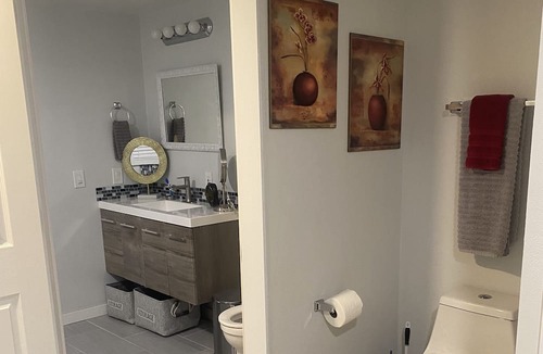 Lewiston House | The Executive Red House - Sleeps 10