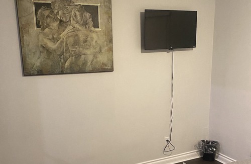 Lewiston House | The Executive Red House - Sleeps 10