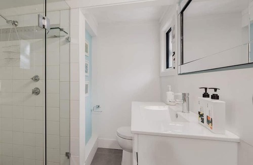 Patonga Cabin | Happy Daze 2 by Coast Holidays