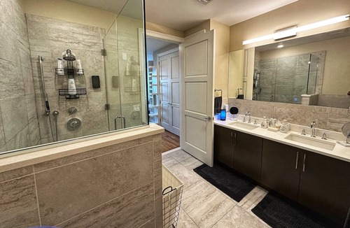 Edgewater Apartment | 20MIN NYC SKYLINE