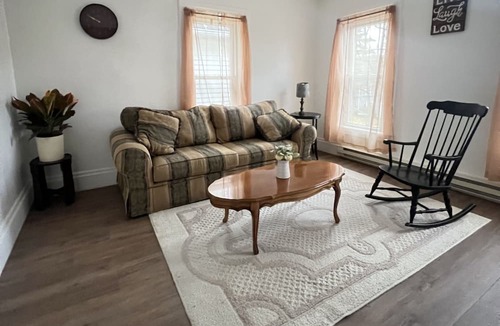 Warren Apartment | Spacious 2 bedroom apartment