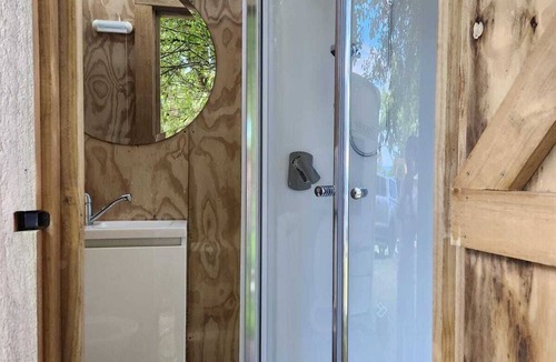 Whakamarama House | Caravan Summer Holiday!