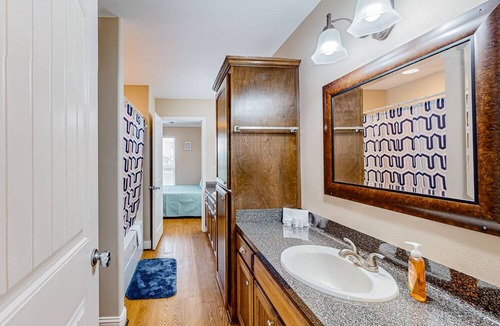 Gilchrist House | Dog-friendly home with ocean & bay views, streaming, balcony, washer/dryer, AC