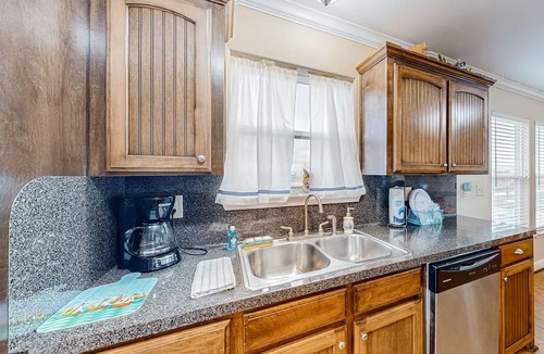 Gilchrist House | Dog-friendly home with ocean & bay views, streaming, balcony, washer/dryer, AC