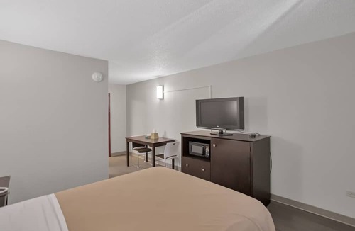 Chicago Ridge House | Your Home Away From Home