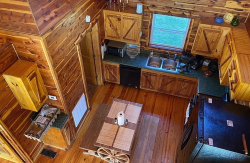 Mammoth Spring Cabin | Rio Escape