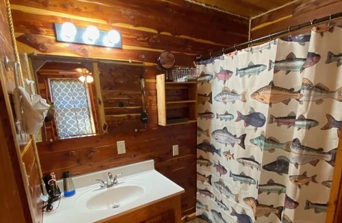 Mammoth Spring Cabin | Rio Escape