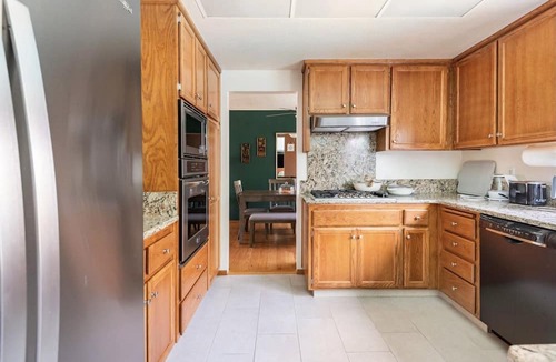 Elk Grove House | Cozy Modern Home Elk Grove RV access