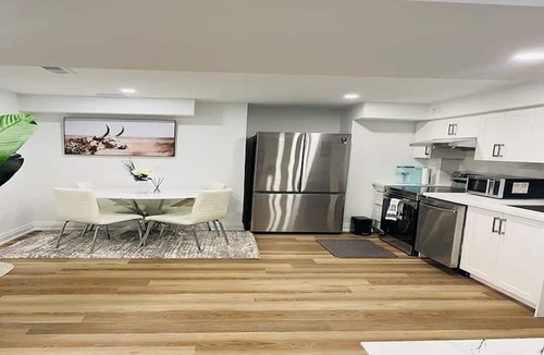 Innisfil Apartment | Luxury 2-Bed Suit with Free Parking, Separate Entrance & Fire Pit in Innisfil