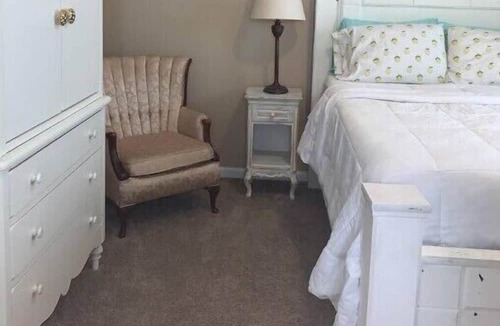 Barrett Condo | Gated Quiet Baytown Pasadena Long Term Discounts