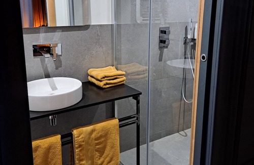 Vieille-Toulouse Apartment | Studio Design, Terrasse et Belle Vue, Cuisine, Douche à L'italienne no2