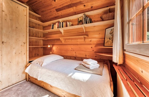 Les Tines Cabin | Mazot Mer de Glace Cosy Cabin