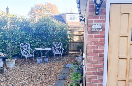 Horley Apartment | The Studio at Michael House