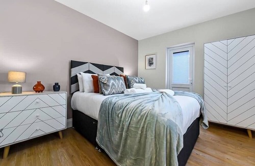 Seven Sisters Apartment | Serene Escape: Stylish and Cozy 2BR Flat