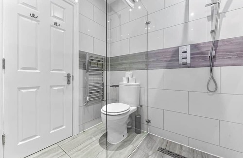 Seven Sisters Apartment | Serene Escape: Stylish and Cozy 2BR Flat