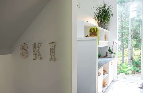 Huntsville Ski Chalet | Hidden Valley: Minimalist Design - Skiing, Hot Tub