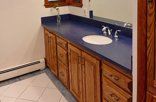 Lewiston House | Comfortable room