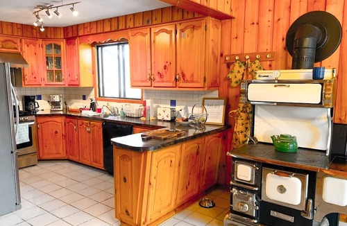 Sainte-Adele Ski Chalet | 4 Br Luxury St-Sauveur Chalet & Pool, Swim Spa, fireplace, close to Ski resort
