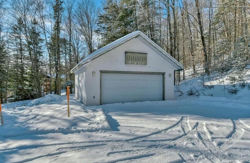 Sainte-Adele Ski Chalet | 4 Br Luxury St-Sauveur Chalet & Pool, Swim Spa, fireplace, close to Ski resort