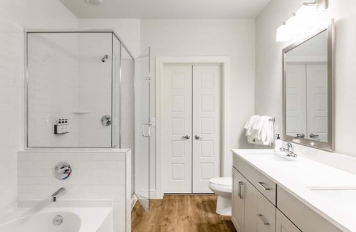 Northeast Dallas Villa | Kasa | Family Friendly Space Minutes to Echo Theatre & Nightlife | Dallas