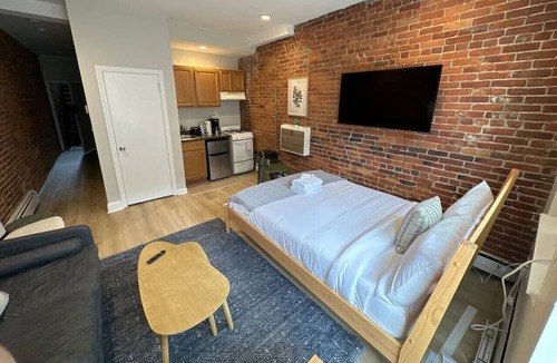 Harrison Lenox Apartment | Cozy Central South End Studio