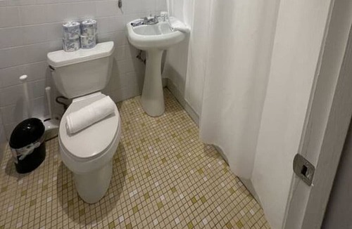 Harrison Lenox Apartment | Cozy Central South End Studio