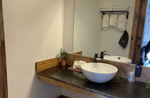 Hot Springs Hotel | Americas Best Value Inn by the River Hot Springs