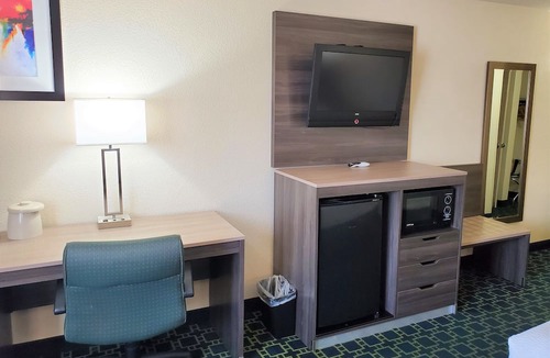 Southside Hotel | Baymont by Wyndham Santa Fe