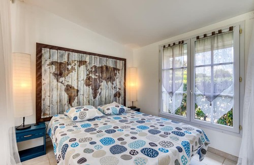 Villetelle Apartment | Studio Apartment "Gîte Maisonnette" with Shared Heated Pool & Wi-Fi