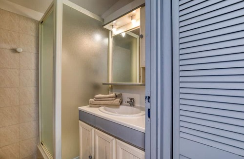 Villetelle Apartment | Studio Apartment "Gîte Maisonnette" with Shared Heated Pool & Wi-Fi