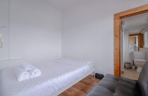 Hornsey Apartment | Bright & Quaint Studio Flat - Hornsey!