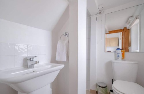Hornsey Apartment | Bright & Quaint Studio Flat - Hornsey!