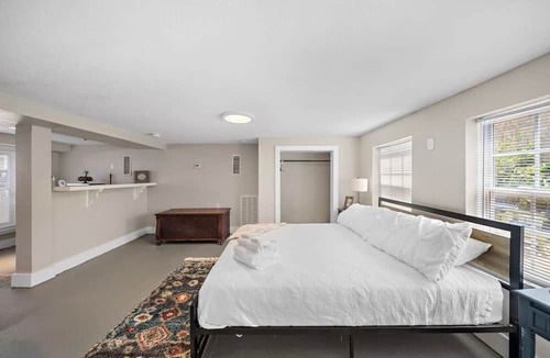 San Jacinto House | Historic Galveston 1900s charmer in prime location