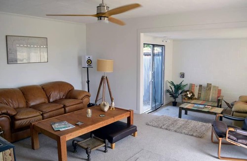 Opunake House | Oceanview in Taranaki