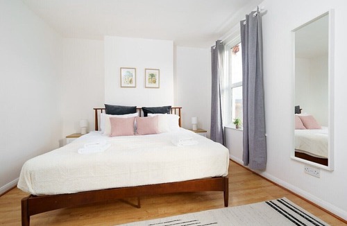 King's Park House | Calista - 3BD Gem in Hackney