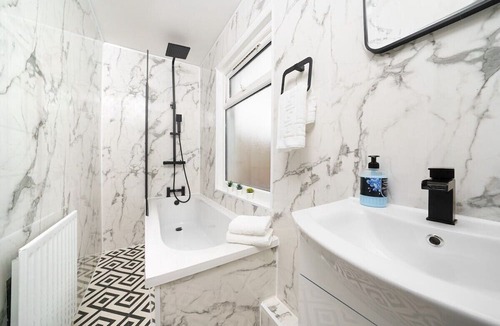 King's Park House | Calista - 3BD Gem in Hackney