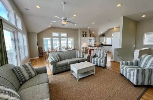 Ocean Sands House | Taste of Paradise in OBX!