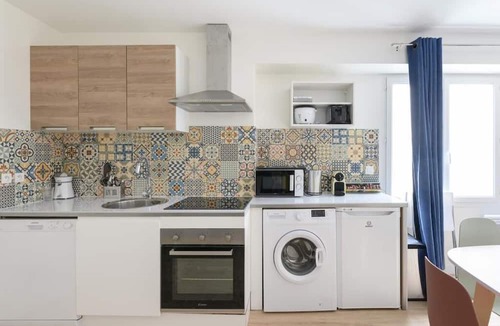 Ternes Apartment | Villa Poncelet -Suite Shalimar, 2 rooms 8 persons, Champs Elysées, with A/C