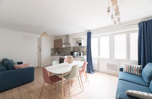 Ternes Apartment | Villa Poncelet -Suite Shalimar, 2 rooms 8 persons, Champs Elysées, with A/C