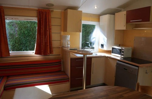 Pleaux House | Mobile home, pets welcome - 8 guests